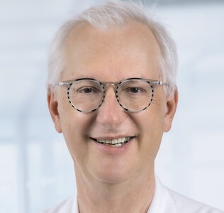 riv.‐Doz. Dr. Thomas Weber, Blutdruckexperte und Oberarzt an der Abteilung für Innere  Medizin II, Kardiologie und Intensivmedizin, Klinikum Wels‐Grieskirchen