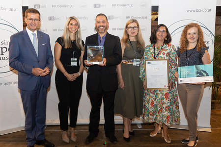  v.l.n.r: Landesrat Markus Achleitner  mit dem Kernteam Mag. Isolde Hayder,  MMag. Josef Fellner, Mag. Ulrike  Tschernuth, Personalvorständin Mag. Maria  Musel und Kernteammitglied Barbara  Asböck 