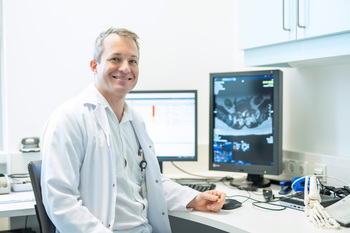 OA Dr. Christoph Charwat‐Pessler, Abteilung für Orthopädie und orthopädische Chirurgie, Klinikum Wels‐Grieskirchen